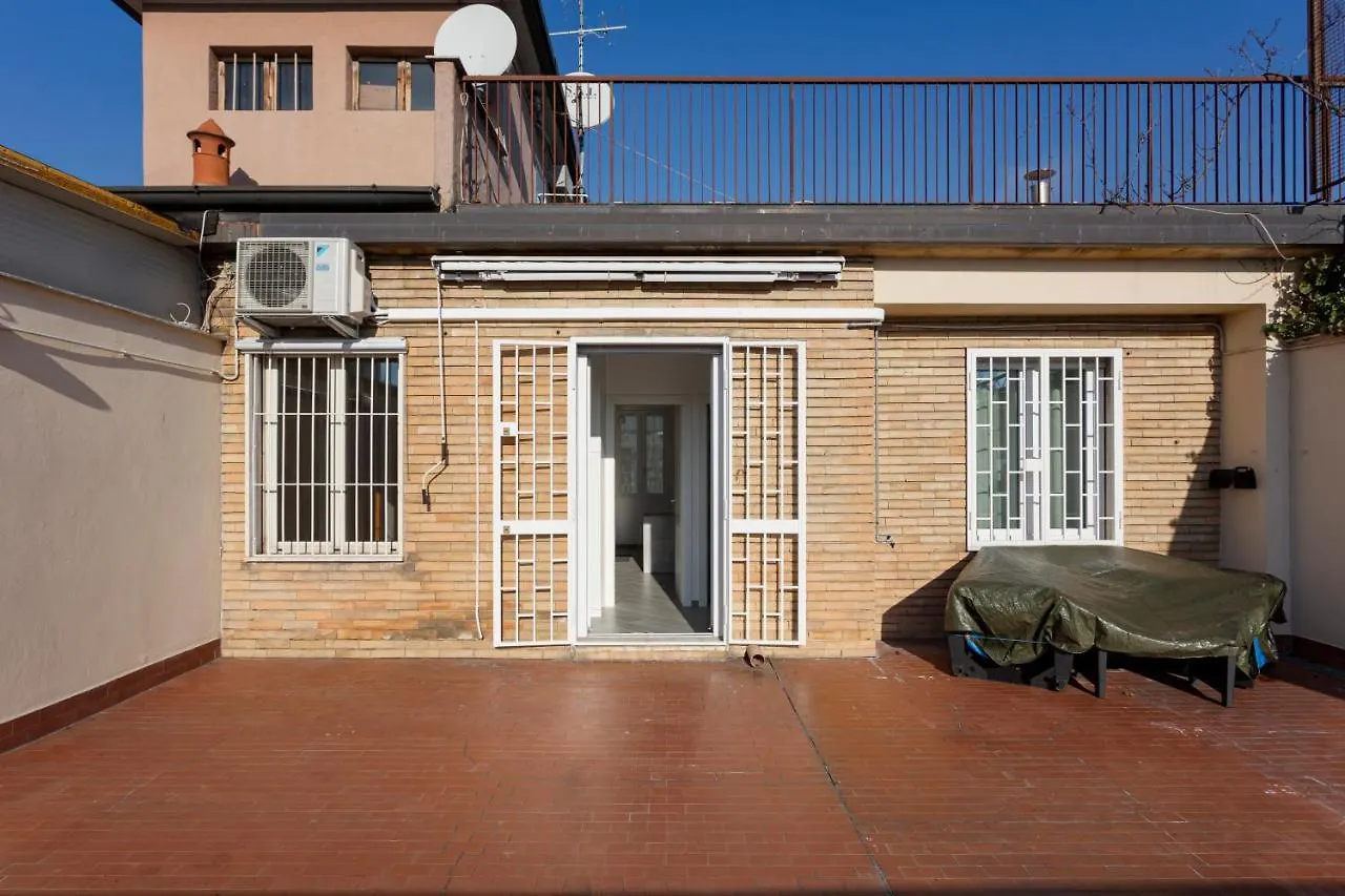 Amazing terrace in Milan- Città Studi 0*, Milano Italia