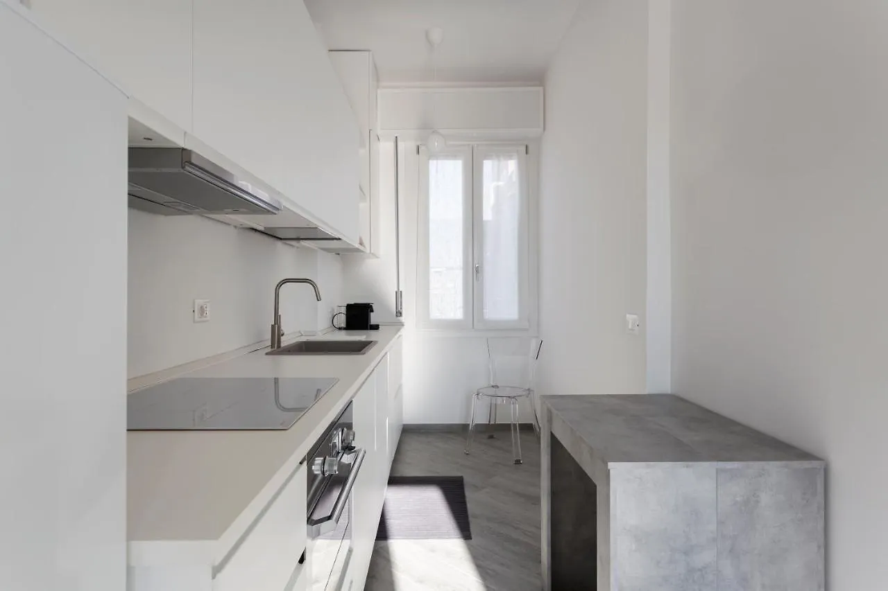 Amazing Terrace In Milan-Via Strambio Citta Studi 아파트 0*, 밀라노